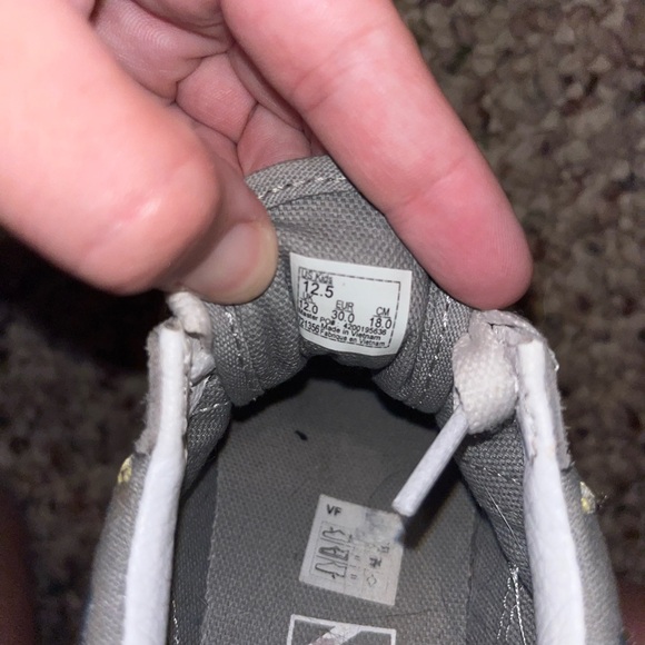 Vans - Picture 5 of 5